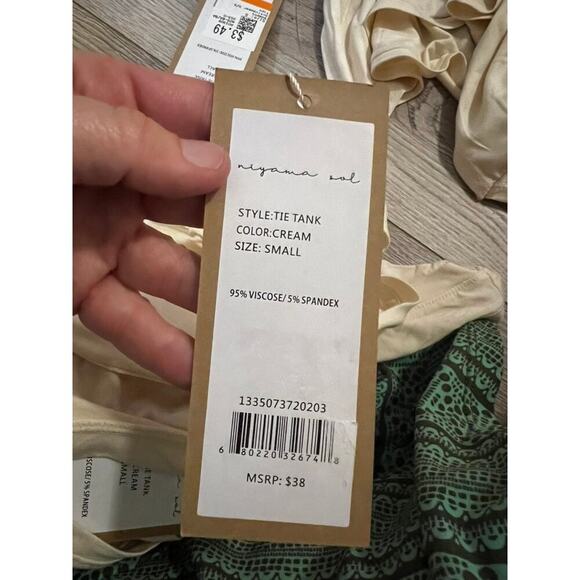 NWT Niyama Sol Stay Wild Cream tie tank size S yoga lightweight - Picture 8 of 8